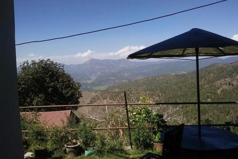 Hotel The Royal Mountain Ranikhet Esterno foto